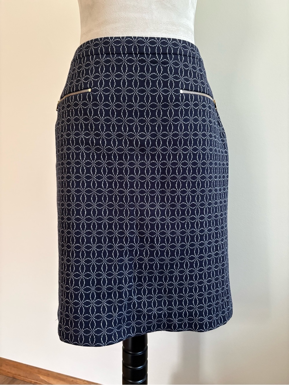Talbots Navy & White Geometric Pencil Skirt Gold Toned Horizontal Zippers Size 8